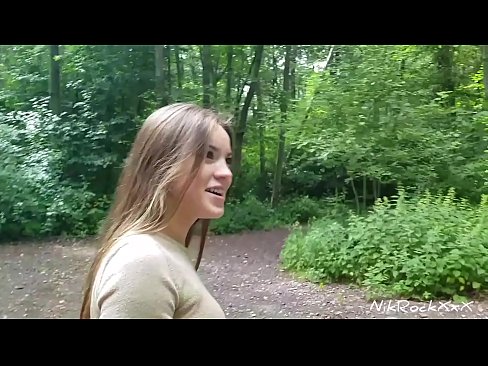 ❤️ Ech hunn dem Evelina virgeschloen datt mir op enger ëffentlecher Plaz fécken! Si sot jo. Dunn hunn ech hatt an den Arsch gefickt an an hirem Mond kum. Dunn huet si sech selwer gepisst. ❤❌ Häre Porno op lb.xxxtun.ru ﹏