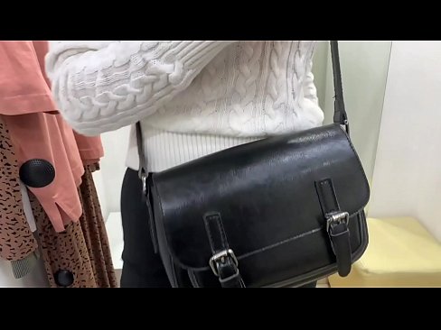 ❤️ Ëffentlech Masturbatioun vu jonke Bitch FeralBerry mat engem Dildo am Fittingsraum ❤❌ Häre Porno op lb.xxxtun.ru ﹏